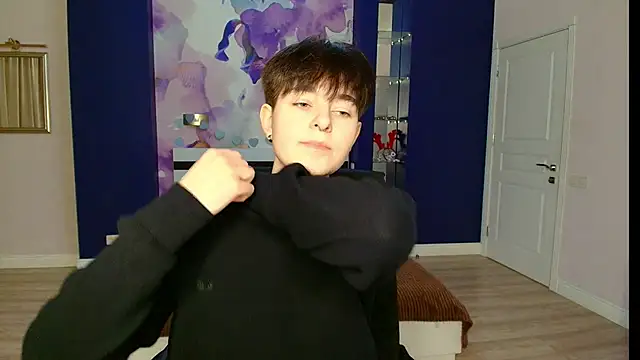 Snapshot of EmiliaYours chatting on February 25, 1:53 pm EmiliaYours online show from February 25, 1:53 pm