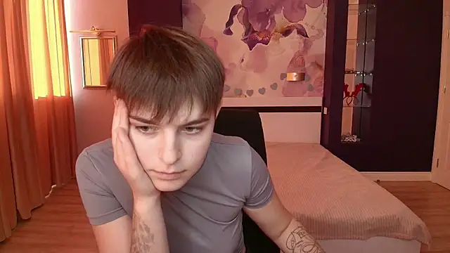 Snapshot of EmiliaYours chatting on October 12, 1:23 pm EmiliaYours online show from October 12, 1:23 pm