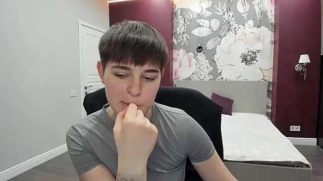 EmiliaYours online show from January 10, 3:07 pm