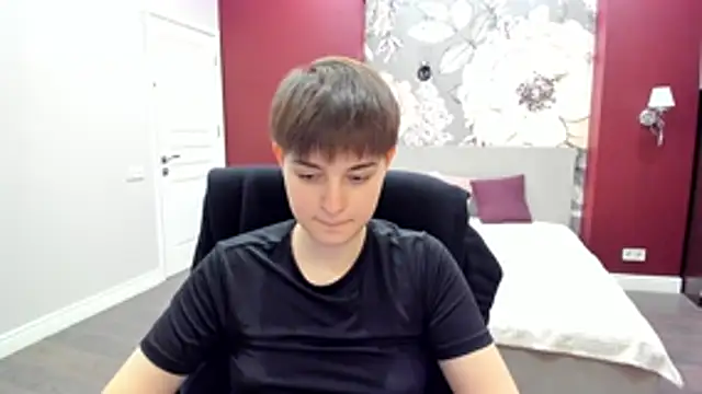 EmiliaYours online show from March 9, 4:10 pm