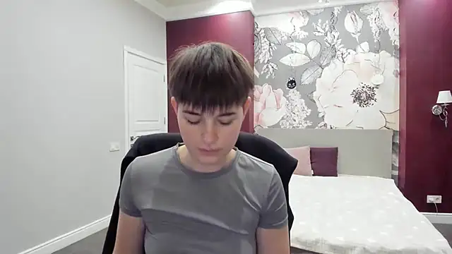 Snapshot of EmiliaYours chatting on November 28, 3:45 pm EmiliaYours online show from November 28, 3:45 pm