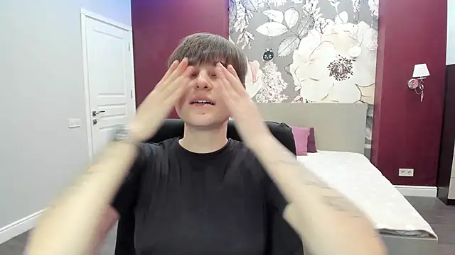 Snapshot of EmiliaYours chatting on September 14, 2:28 pm EmiliaYours online show from September 14, 2:28 pm