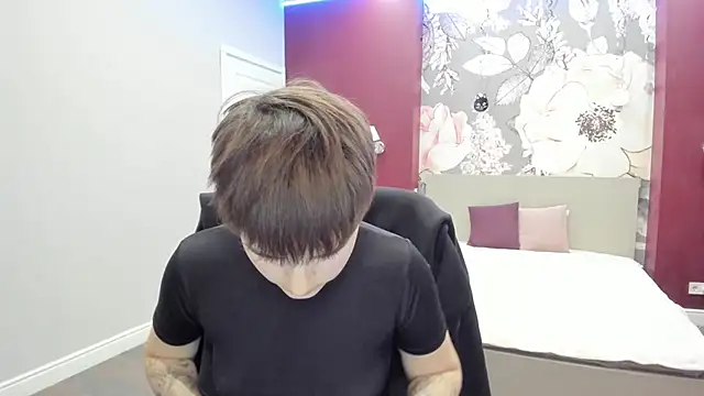 Snapshot of EmiliaYours chatting on December 1, 3:13 pm EmiliaYours online show from December 1, 3:13 pm