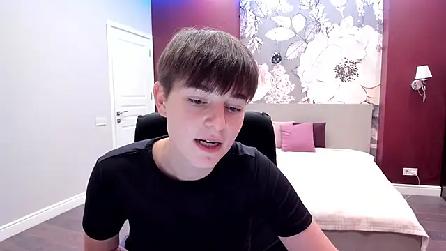 Snapshot of EmiliaYours chatting on September 8, 3:22 pm EmiliaYours online show from September 8, 3:22 pm