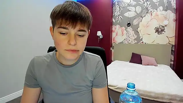 Snapshot of EmiliaYours chatting on October 11, 1:34 pm EmiliaYours online show from October 11, 1:34 pm