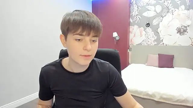 Snapshot of EmiliaYours chatting on November 21, 2:38 pm EmiliaYours online show from November 21, 2:38 pm