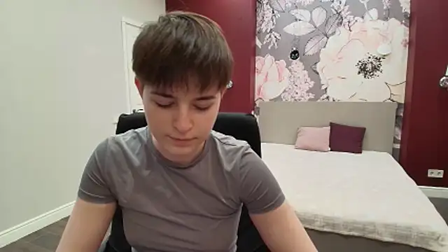 EmiliaYours online show from March 14, 3:29 pm