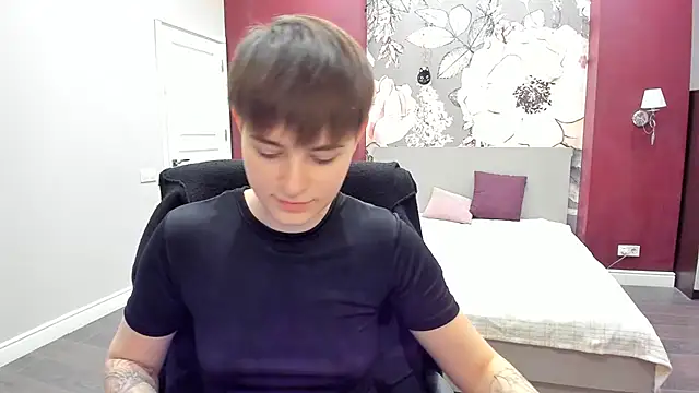 EmiliaYours online show from February 10, 3:22 pm