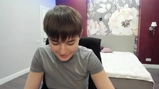 EmiliaYours online show from December 18, 3:27 pm