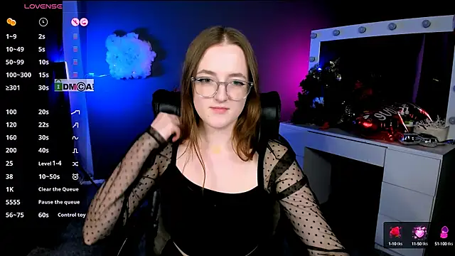 luna berryy online show from February 17, 11:11 pm