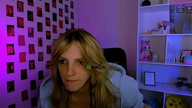 Snapshot of luna_berryy chatting on July 14, 2:05 am luna berryy online show from July 14, 2:05 am