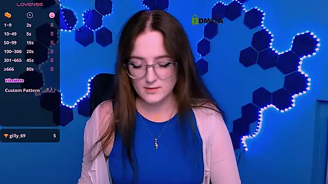 luna berryy online show from December 2, 8:43 pm