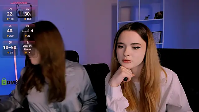 luna berryy online show from December 5, 8:17 pm