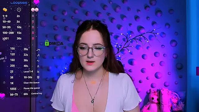 luna berryy online show from December 19, 8:22 pm