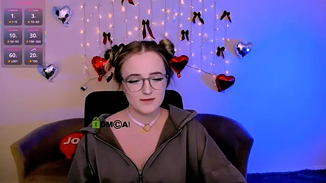 luna berryy online show from February 20, 8:22 pm