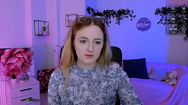 Snapshot of luna_berryy chatting on July 11, 6:52 pm luna berryy online show from July 11, 6:52 pm