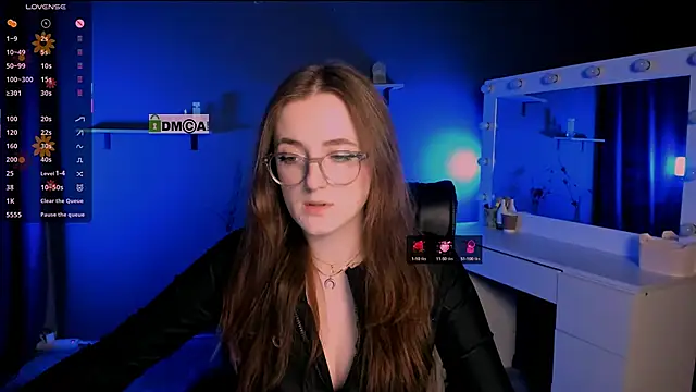 luna berryy online show from March 14, 9:32 pm
