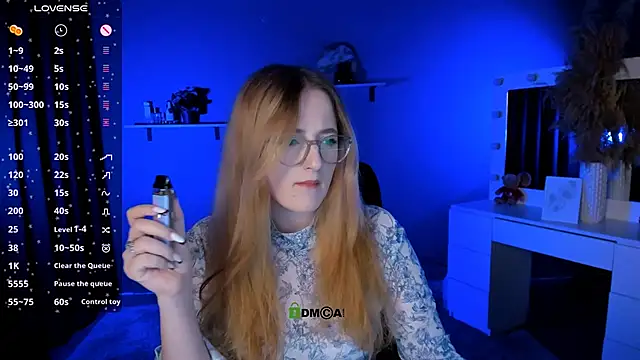 luna berryy online show from September 23, 1:18 pm