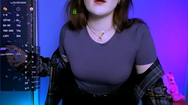 luna berryy online show from November 15, 8:24 pm