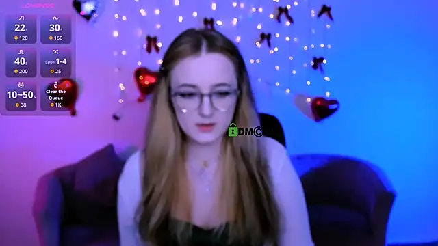 luna berryy online show from March 20, 8:43 pm