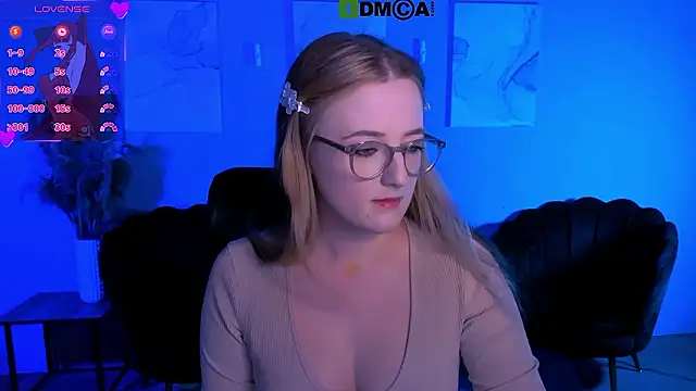 luna berryy online show from March 3, 8:16 pm