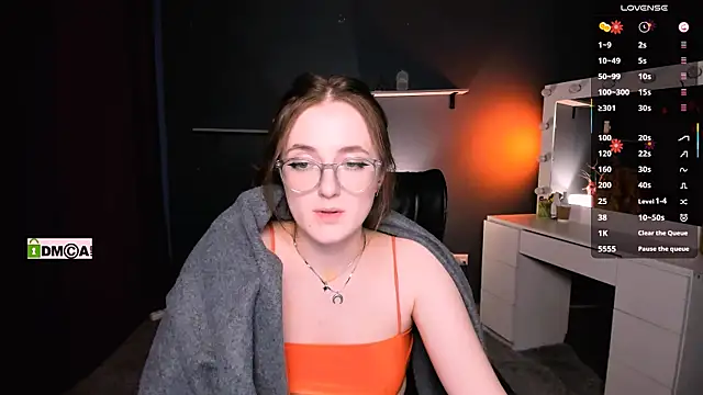 luna berryy online show from March 22, 2:48 am