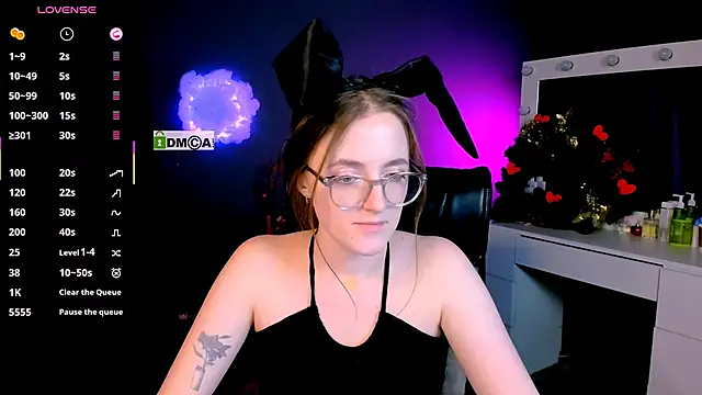 luna berryy online show from February 22, 2:39 am