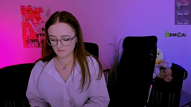 luna berryy online show from February 2, 10:31 pm