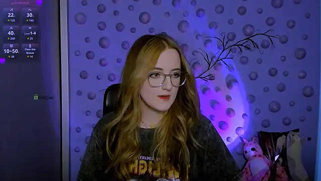 luna berryy online show from February 17, 8:17 pm