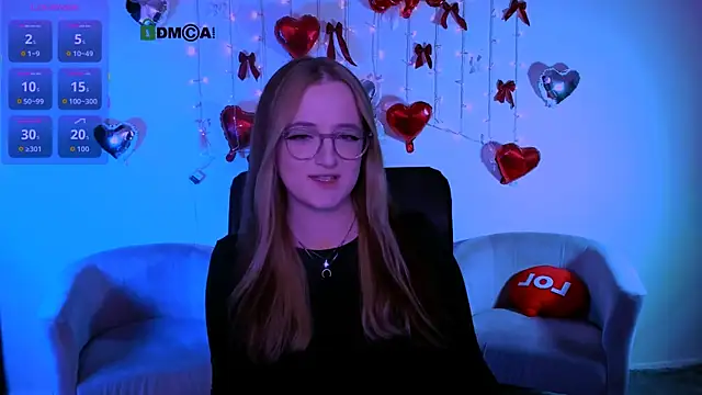 luna berryy online show from February 27, 8:08 pm