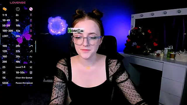 luna berryy online show from February 19, 8:10 pm