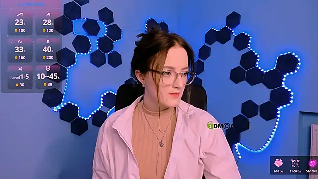 luna berryy online show from December 17, 9:09 pm