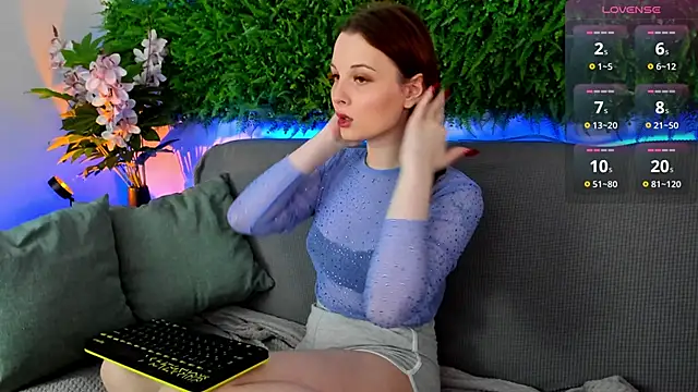 AprilAvery online show from October 26, 4:29 pm