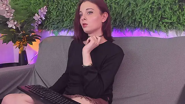 AprilAvery online show from March 14, 10:16 pm