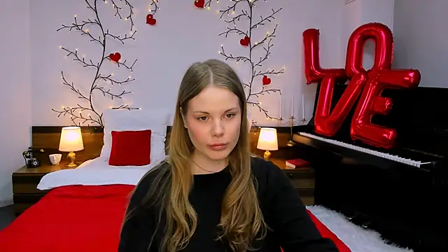 Snapshot of holy_kitty chatting on February 25, 6:14 am holy kitty online show from February 25, 6:14 am