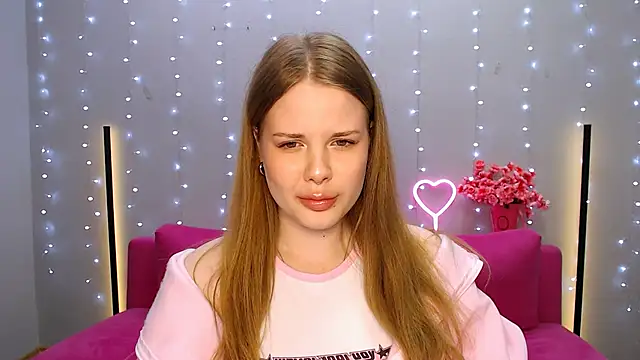 Snapshot of holy_kitty chatting on March 2, 8:03 pm holy kitty online show from March 2, 8:03 pm