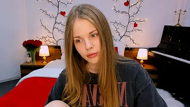 Snapshot of holy_kitty chatting on September 13, 9:09 am holy kitty online show from September 13, 9:09 am