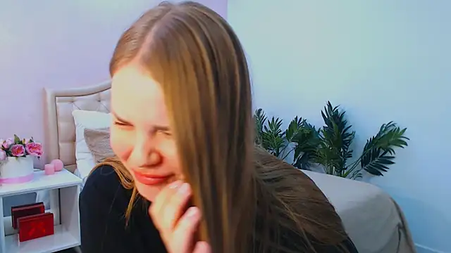 holy kitty online show from October 28, 1:32 pm