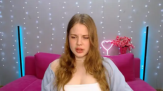 Snapshot of holy_kitty chatting on February 26, 9:33 am holy kitty online show from February 26, 9:33 am