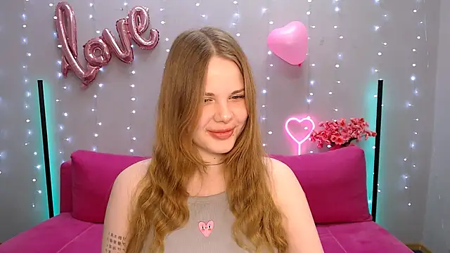 Snapshot of holy_kitty chatting on February 9, 8:24 pm holy kitty online show from February 9, 8:24 pm
