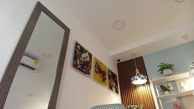 Sharlotte Milk online show from December 4, 6:07 pm