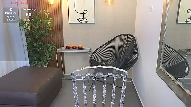 Sharlotte Milk online show from November 1, 11:04 am