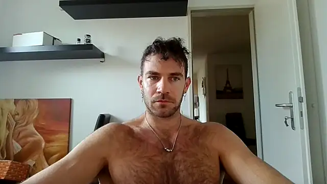 Snapshot of alpha-hunk chatting on November 15, 9:57 am alpha-hunk online show from November 15, 9:57 am
