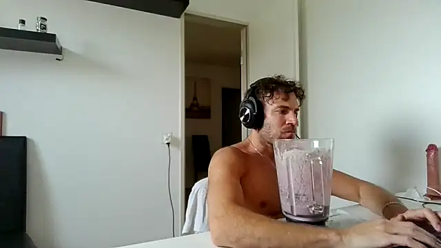 alpha-hunk online show from May 4, 10:18 am
