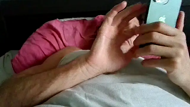 Snapshot of alpha-hunk chatting on November 8, 9:02 am alpha-hunk online show from November 8, 9:02 am