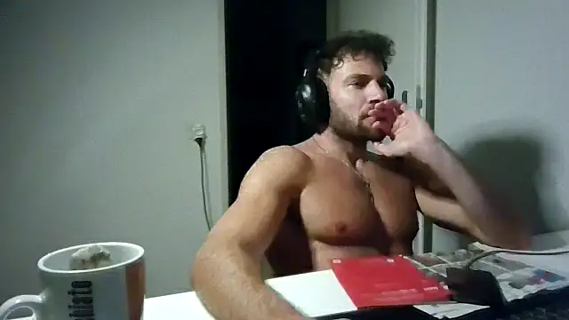 Snapshot of alpha-hunk chatting on June 10, 8:54 pm alpha-hunk online show from June 10, 8:54 pm