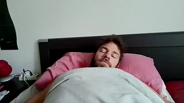 Snapshot of alpha-hunk chatting on November 1, 8:41 am alpha-hunk online show from November 1, 8:41 am