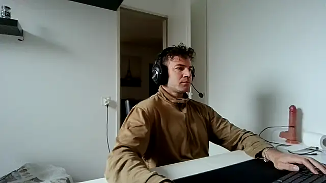 alpha-hunk online show from March 29, 9:22 am