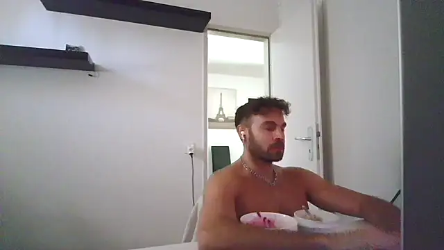 Snapshot of alpha-hunk chatting on July 13, 10:25 am alpha-hunk online show from July 13, 10:25 am