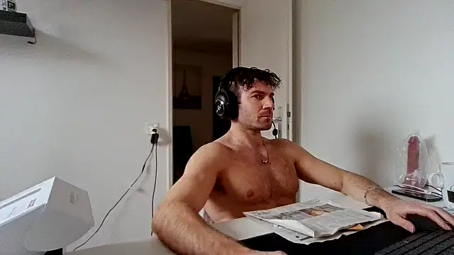 Snapshot of alpha-hunk chatting on January 19, 12:20 pm alpha-hunk online show from January 19, 12:20 pm